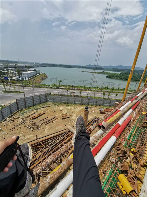 武昌区作业中发生设备损坏或人员意外，责任怎么划分？