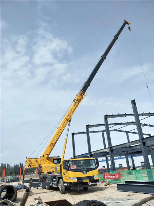 武昌区超高层建筑钢结构吊装案例